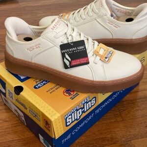 Skechers new in box with tags size 10.5 men